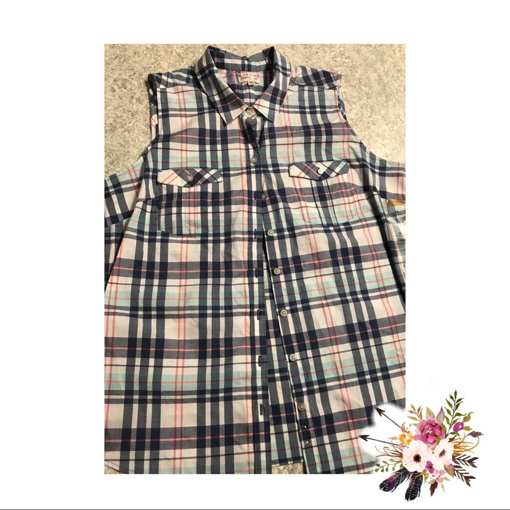NorthCrest Outdoor sleeveless button up top